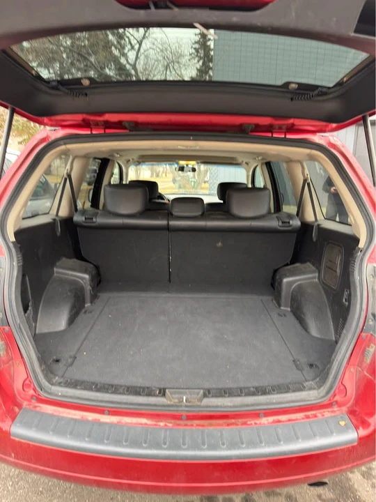 2008 Mitsubishi Endeavor - Image 6 of 7