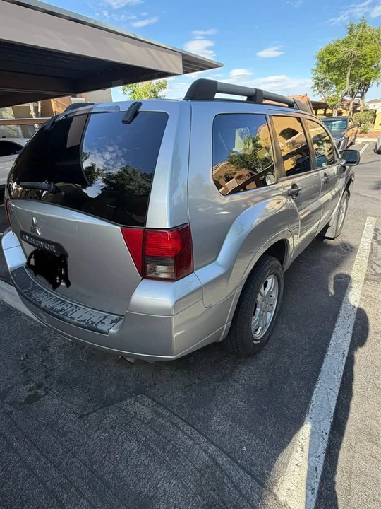 2008 Mitsubishi Endeavor - Image 4 of 12