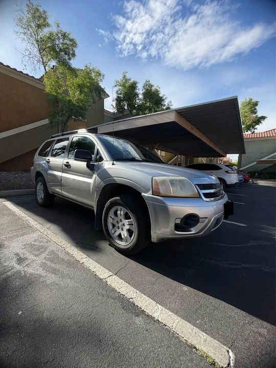 2008 Mitsubishi Endeavor - Image 6 of 12