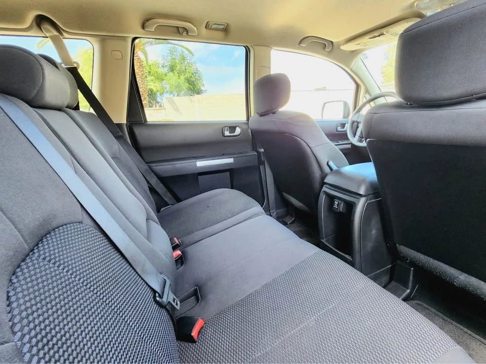 2008 Mitsubishi Endeavor - Image 4 of 8