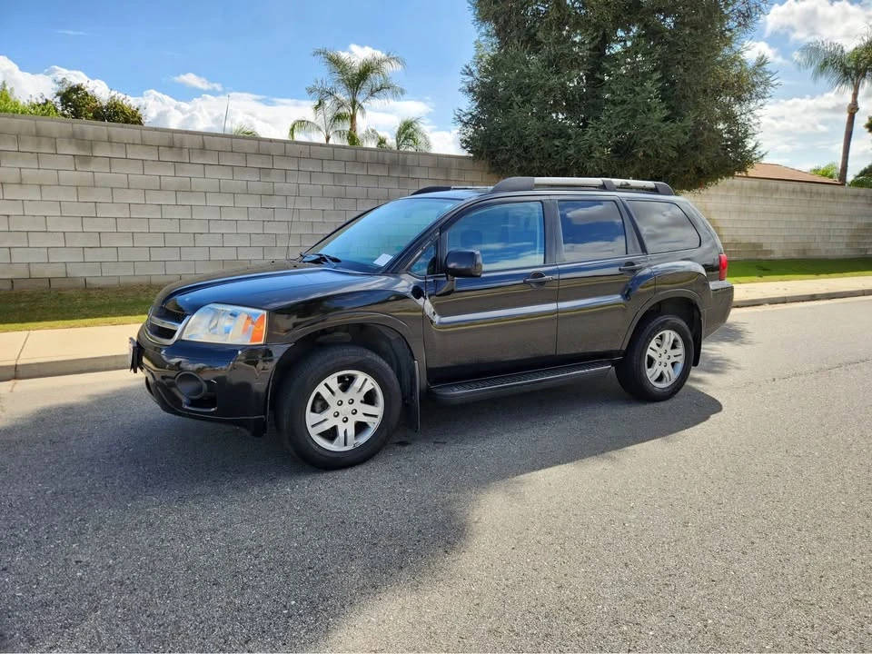 2008 Mitsubishi Endeavor - Image 3 of 8