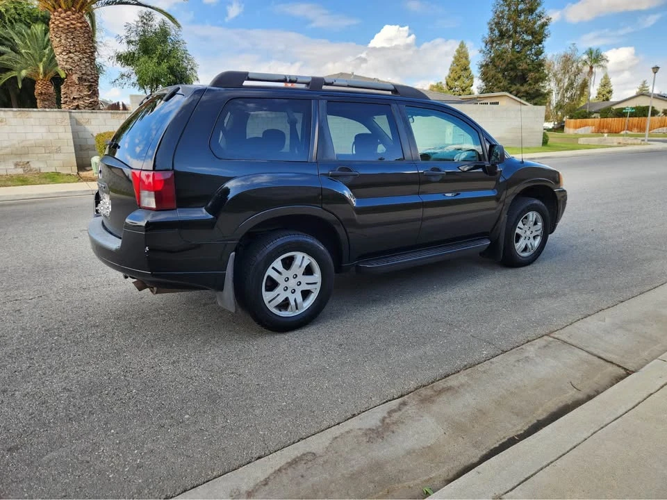 2008 Mitsubishi Endeavor - Image 6 of 8