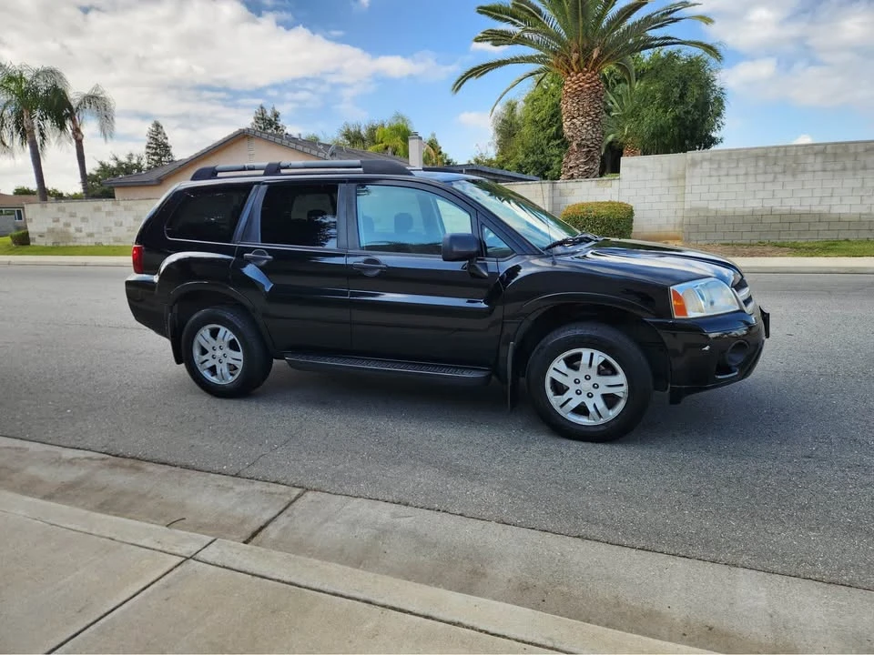 2008 Mitsubishi Endeavor - Image 7 of 8
