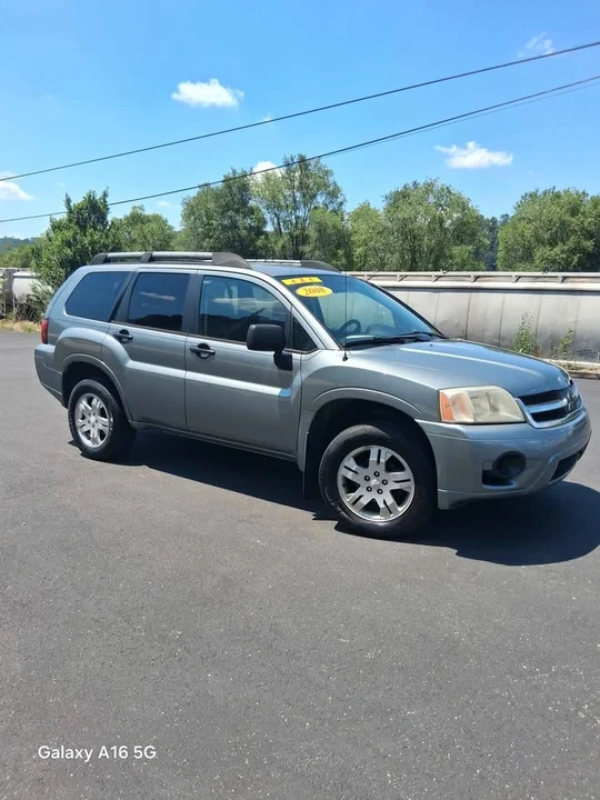 2008 Mitsubishi Endeavor - Image 5 of 20
