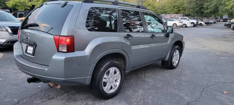 2008 Mitsubishi Endeavor - Image 5 of 6