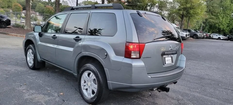 2008 Mitsubishi Endeavor - Image 2 of 6