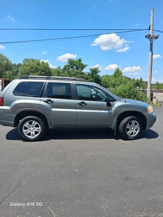 2008 Mitsubishi Endeavor - Image 6 of 19