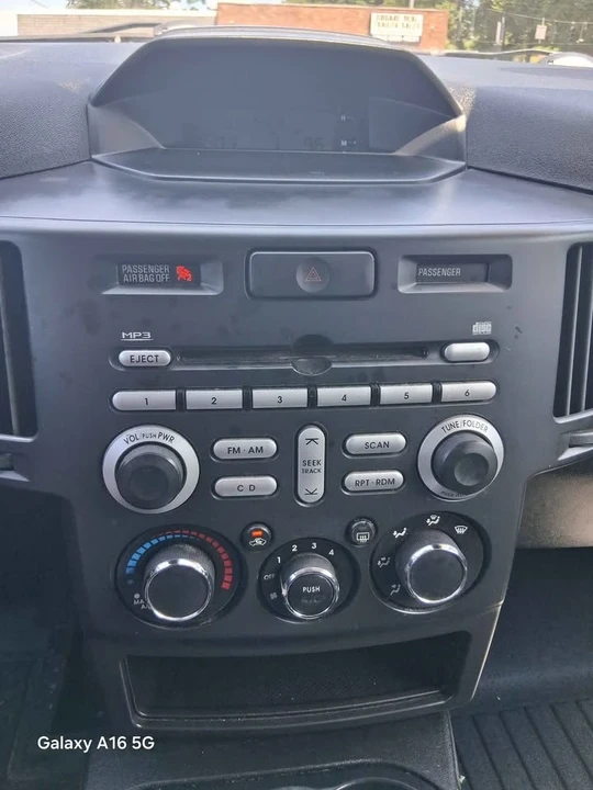 2008 Mitsubishi Endeavor - Image 16 of 19