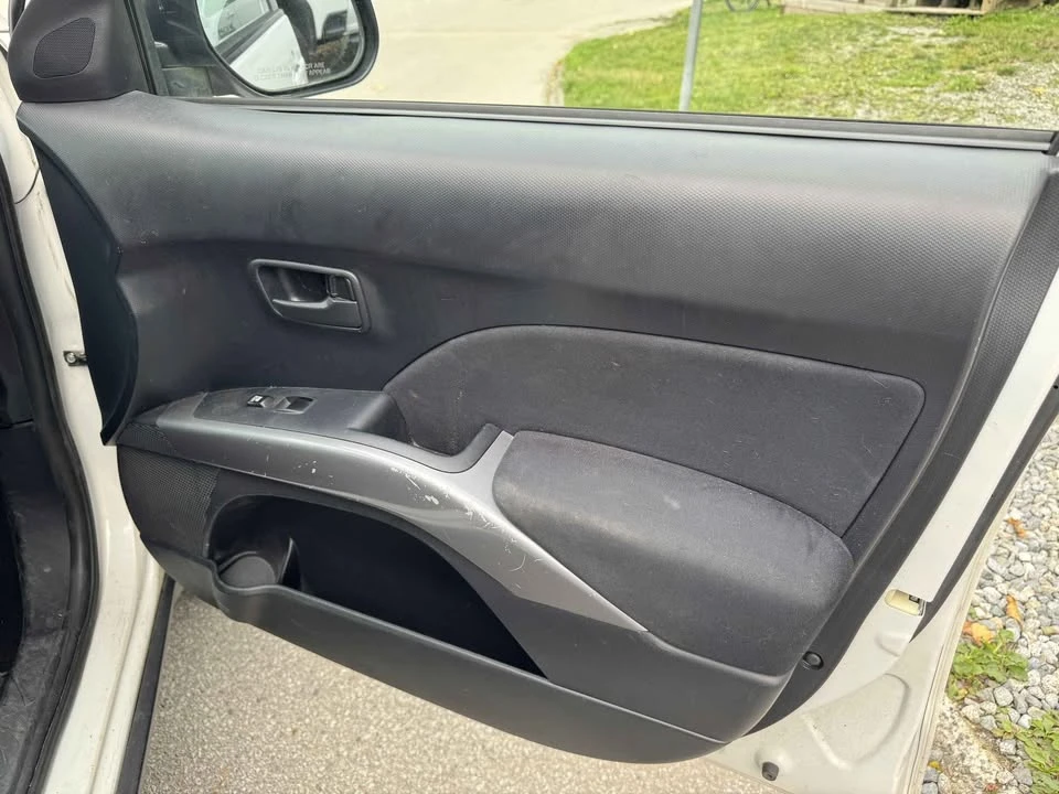 2008 Mitsubishi Outlander - Image 7 of 10