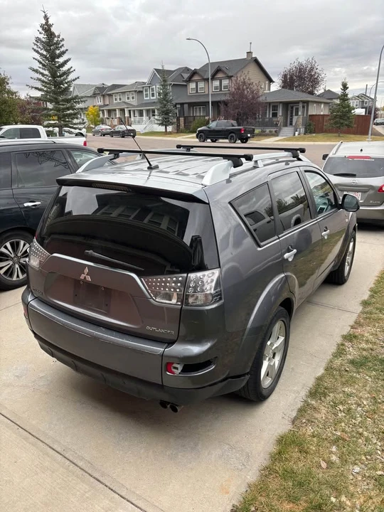 2008 Mitsubishi Outlander - Image 4 of 7