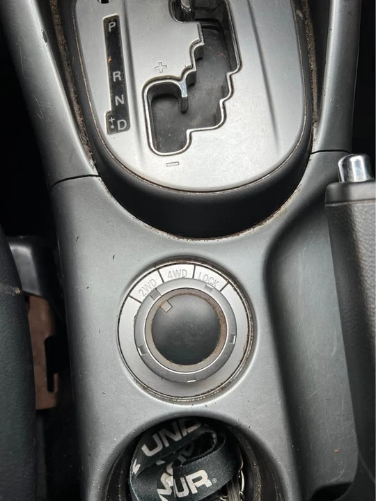 2008 Mitsubishi Outlander - Image 6 of 8