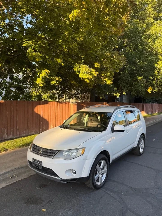2008 Mitsubishi Outlander - Image 4 of 12