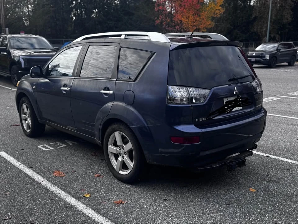2008 Mitsubishi Outlander - Image 3 of 12
