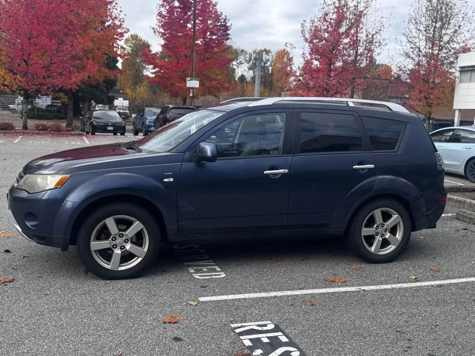 2008 Mitsubishi Outlander - Image 2 of 12