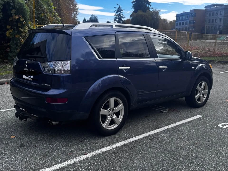 2008 Mitsubishi Outlander - Image 4 of 12