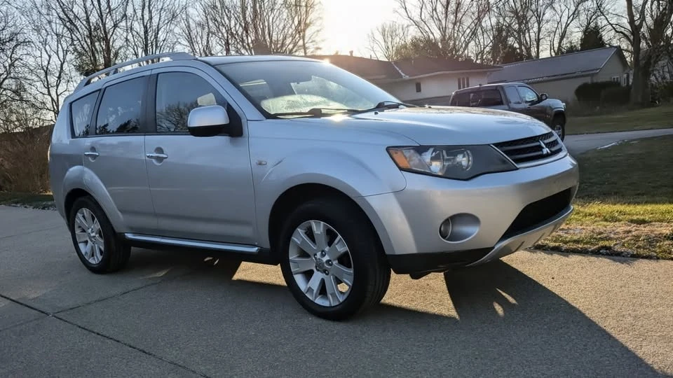 2008 Mitsubishi Outlander - Image 3 of 9