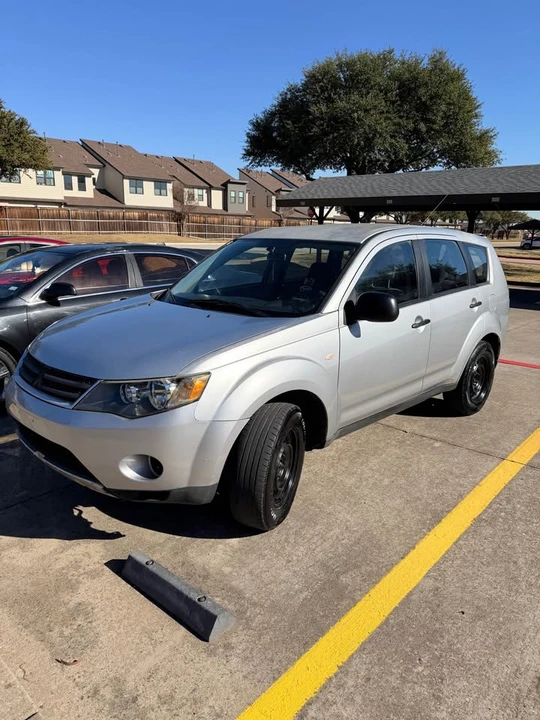 2008 Mitsubishi Outlander - Image 5 of 9
