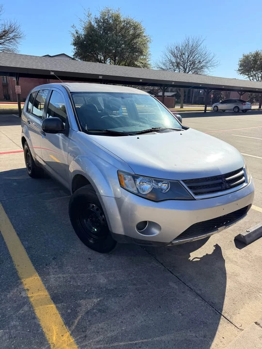 2008 Mitsubishi Outlander - Image 3 of 9