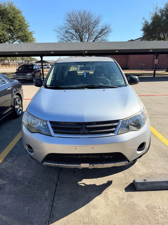 2008 Mitsubishi Outlander - Image 4 of 9