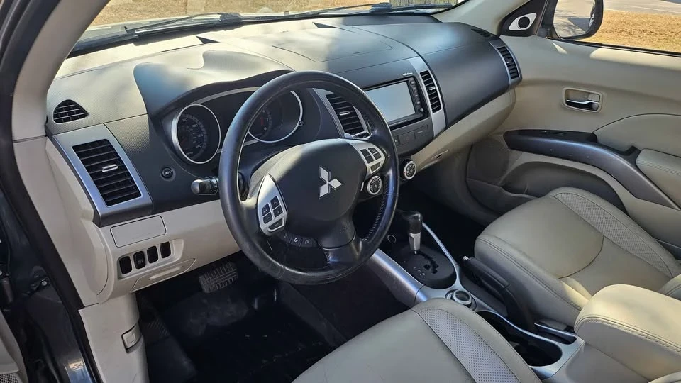2008 Mitsubishi Outlander - Image 9 of 20