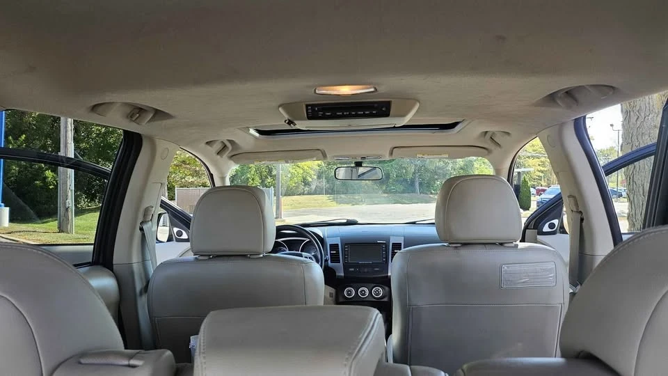 2008 Mitsubishi Outlander - Image 13 of 20