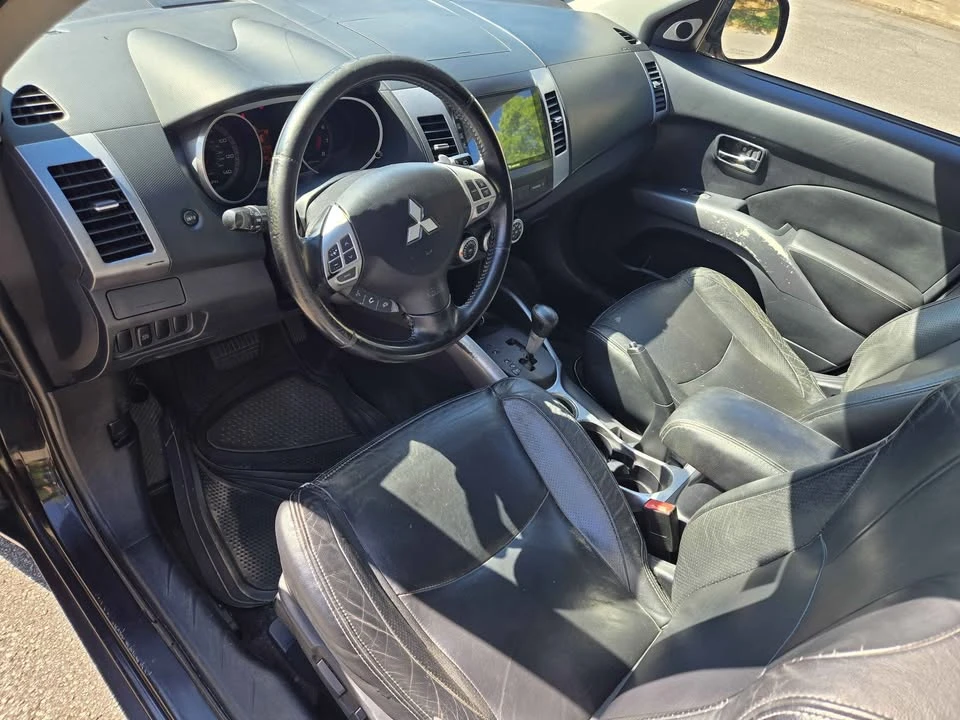 2008 Mitsubishi Outlander - Image 8 of 10