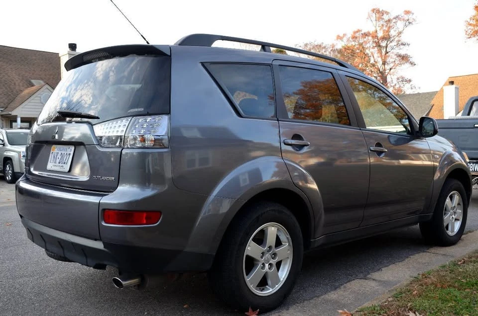 2008 Mitsubishi Outlander - Image 4 of 16