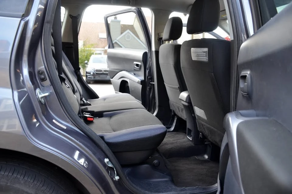 2008 Mitsubishi Outlander - Image 9 of 16
