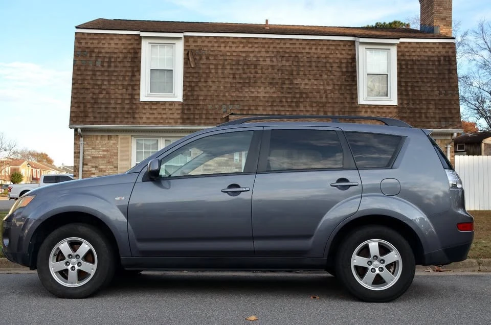 2008 Mitsubishi Outlander - Image 6 of 16