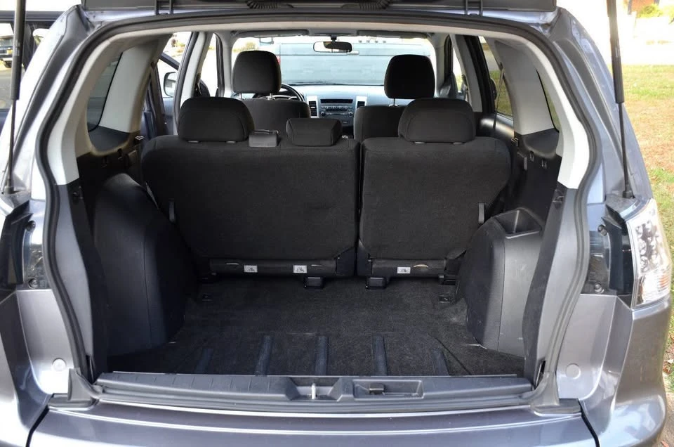 2008 Mitsubishi Outlander - Image 7 of 16
