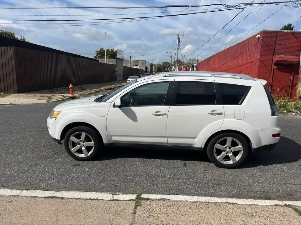 2008 Mitsubishi Outlander - Image 3 of 9