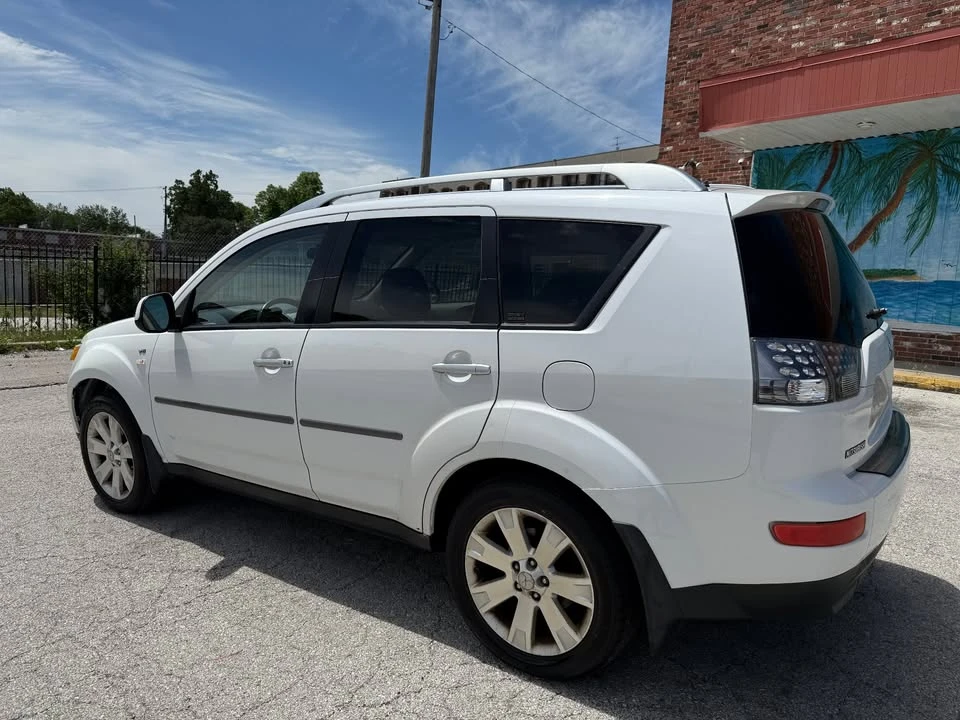 2008 Mitsubishi Outlander - Image 3 of 14