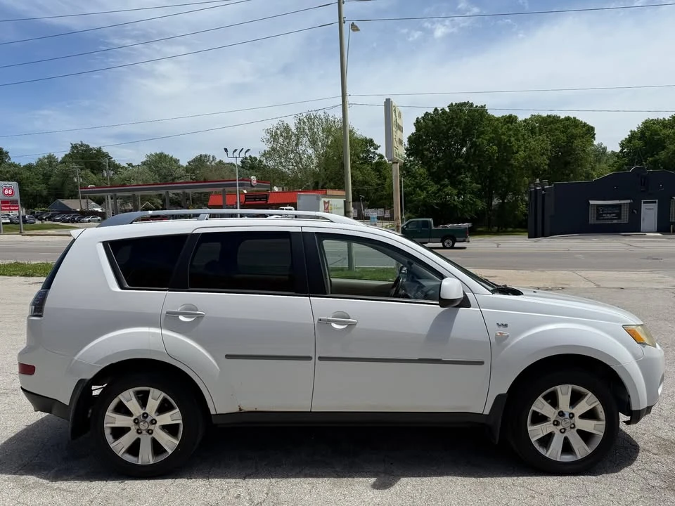 2008 Mitsubishi Outlander - Image 6 of 14