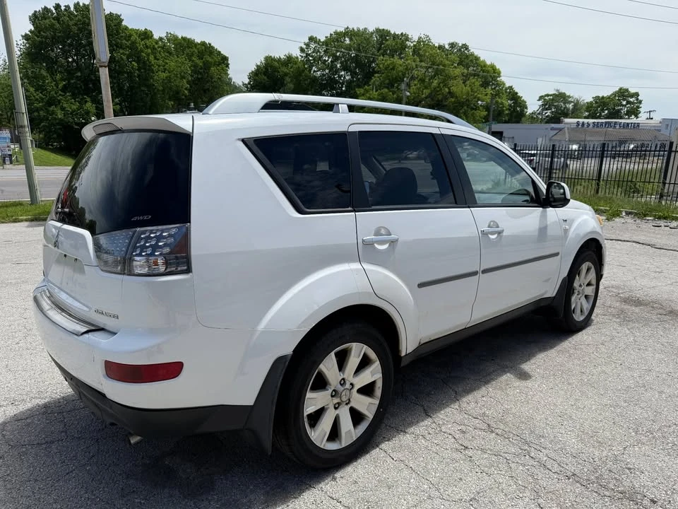 2008 Mitsubishi Outlander - Image 5 of 14