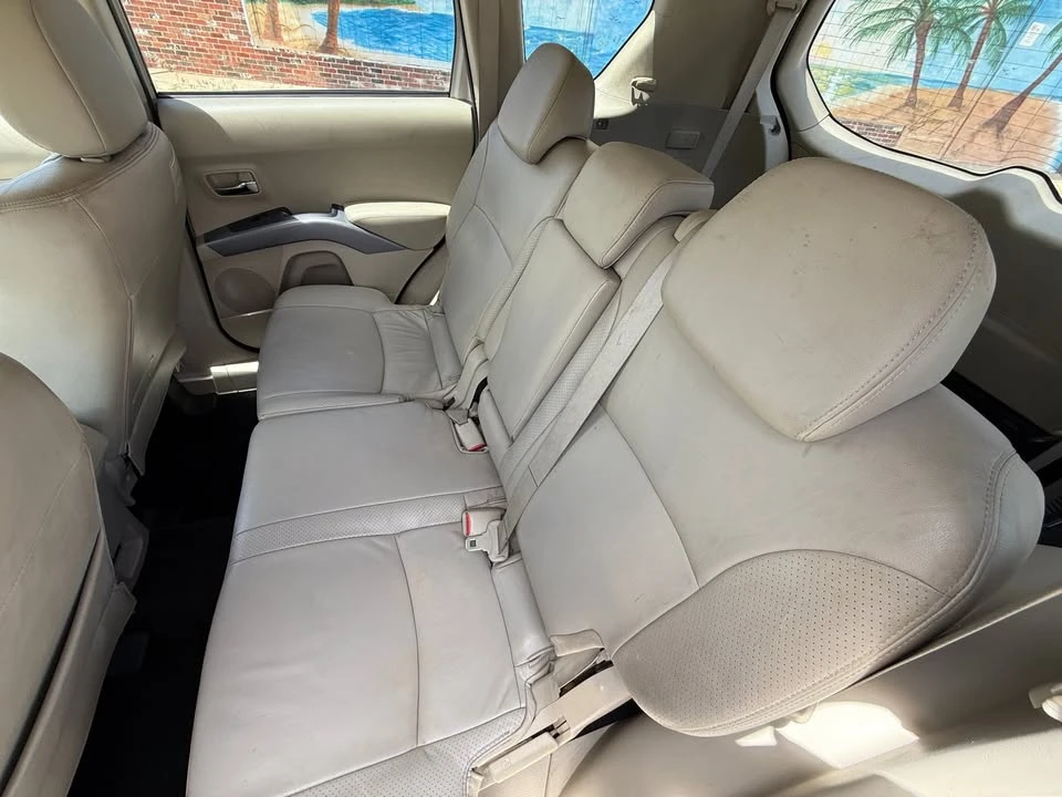 2008 Mitsubishi Outlander - Image 10 of 14