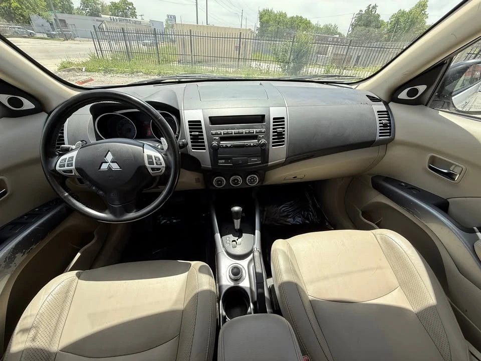 2008 Mitsubishi Outlander - Image 11 of 14
