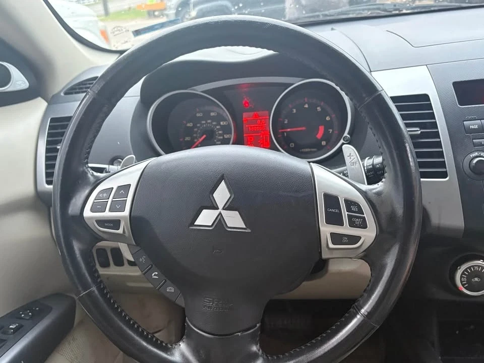2008 Mitsubishi Outlander - Image 7 of 15