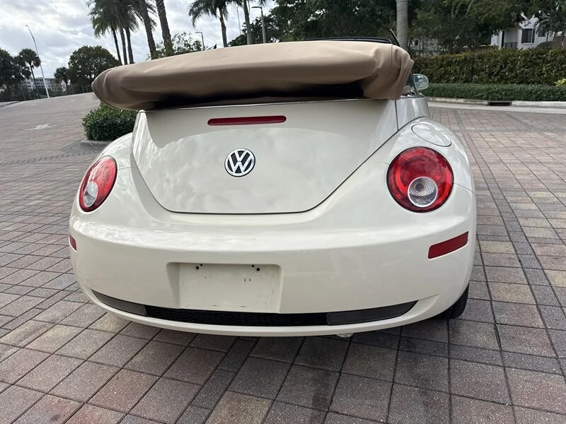 2008 Volkswagen New Beetle - Image 9 of 21
