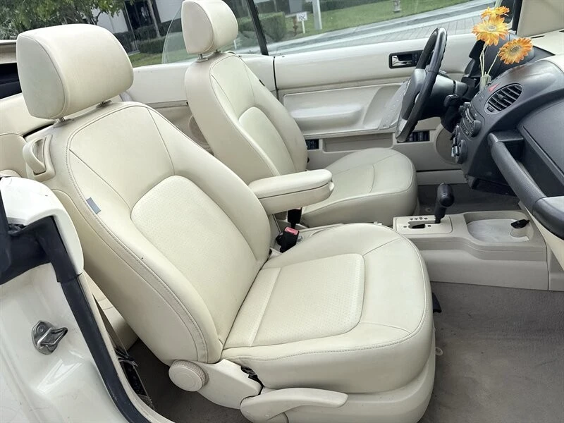 2008 Volkswagen New Beetle - Image 20 of 21