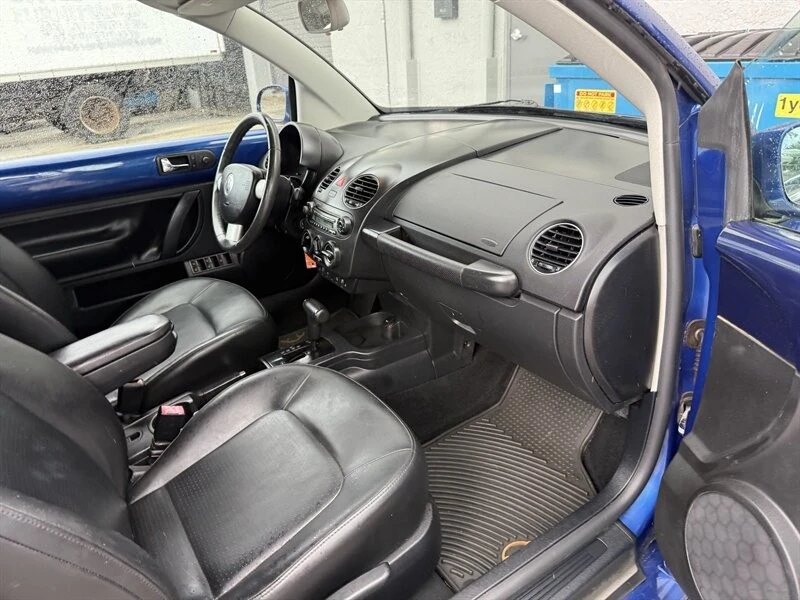 2008 Volkswagen New Beetle - Image 16 of 21