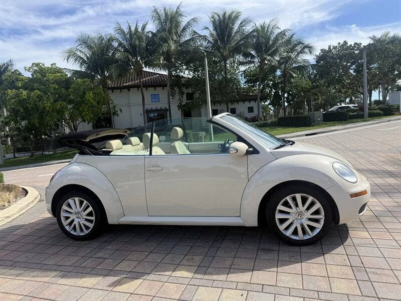 2008 Volkswagen New Beetle - Image 10 of 21