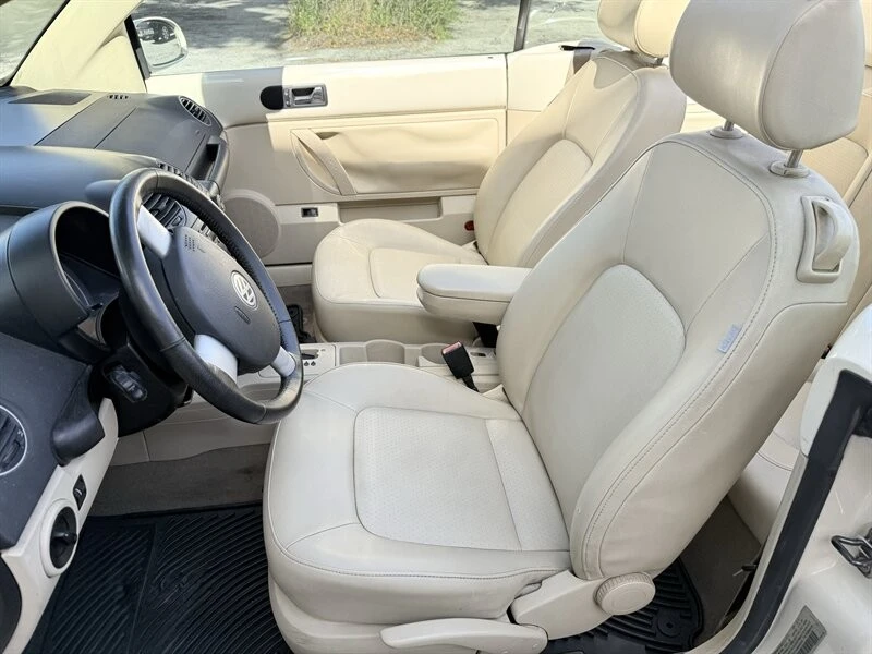 2008 Volkswagen New Beetle - Image 14 of 21