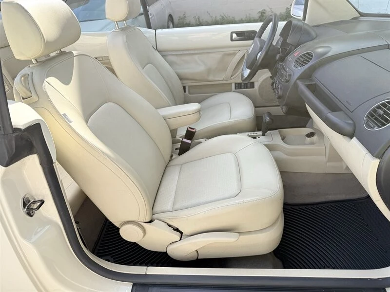 2008 Volkswagen New Beetle - Image 16 of 21