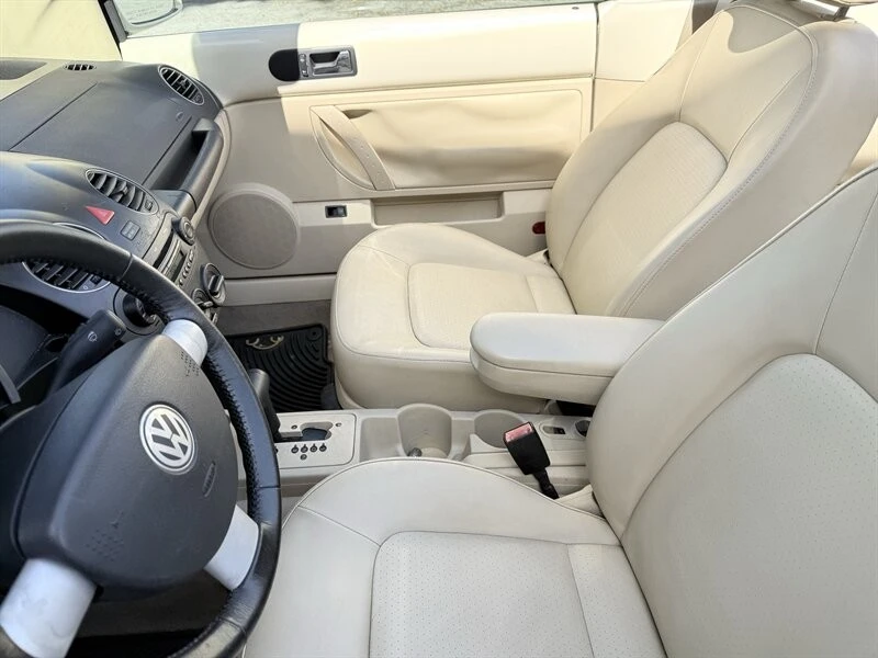 2008 Volkswagen New Beetle - Image 17 of 21