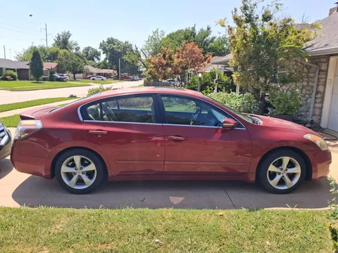 2008 Nissan Altima 3.5 SE Sedan 4D