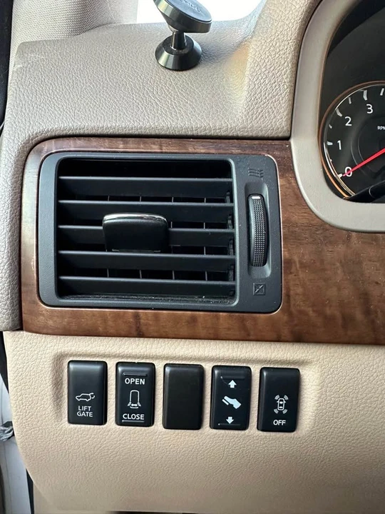 2008 Nissan Armada - Image 7 of 17