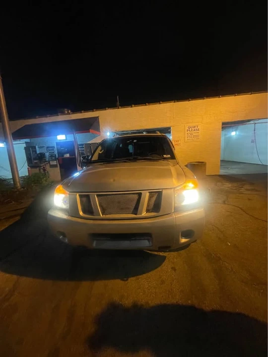 2008 Nissan Armada - Image 2 of 8