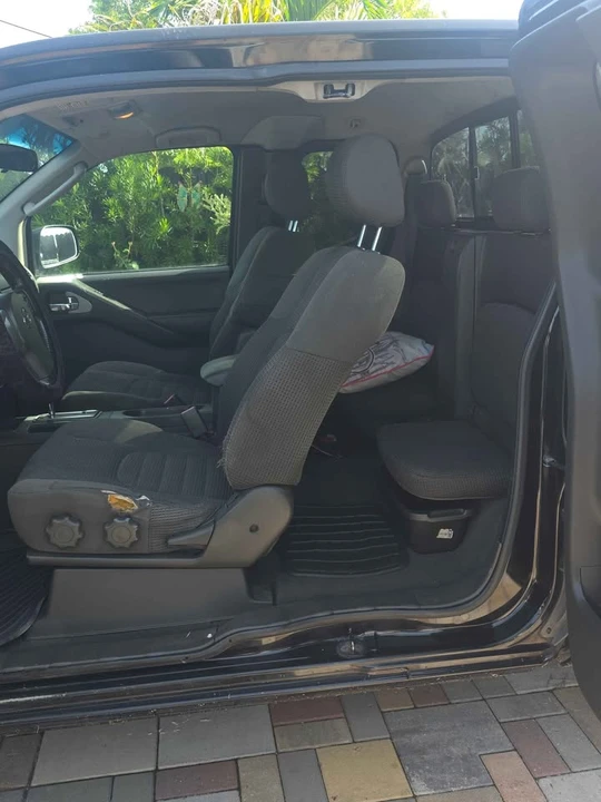 2008 Nissan Frontier 2nd Gen - Image 2 of 7