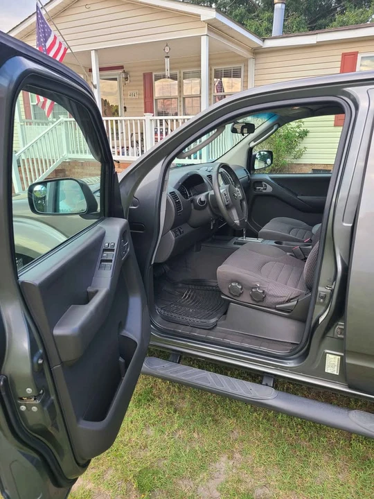 2008 Nissan Frontier 2nd Gen - Image 7 of 12