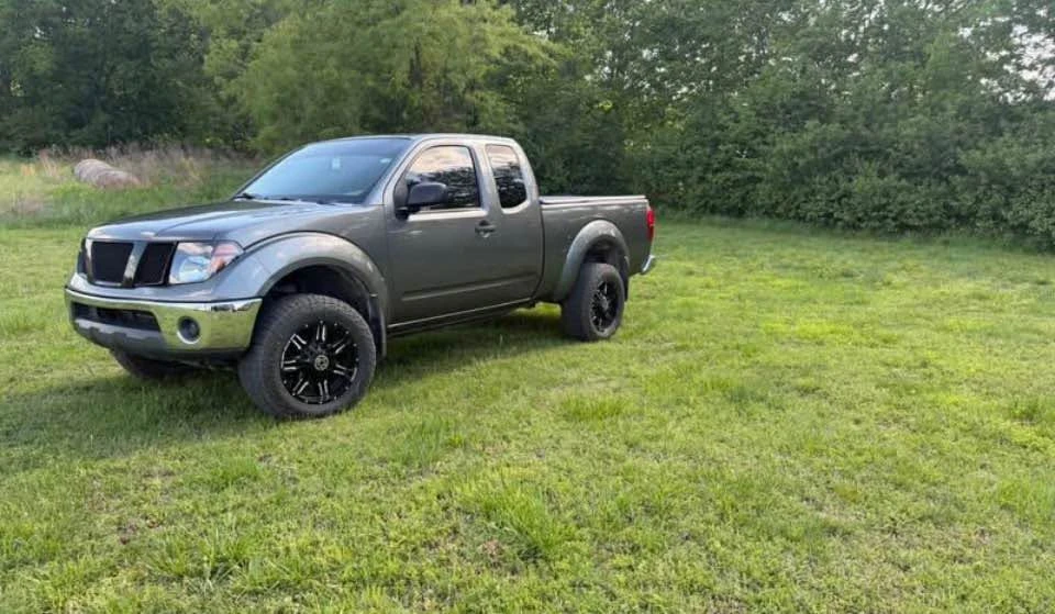 2008 Nissan Frontier 2nd Gen - Image 2 of 14